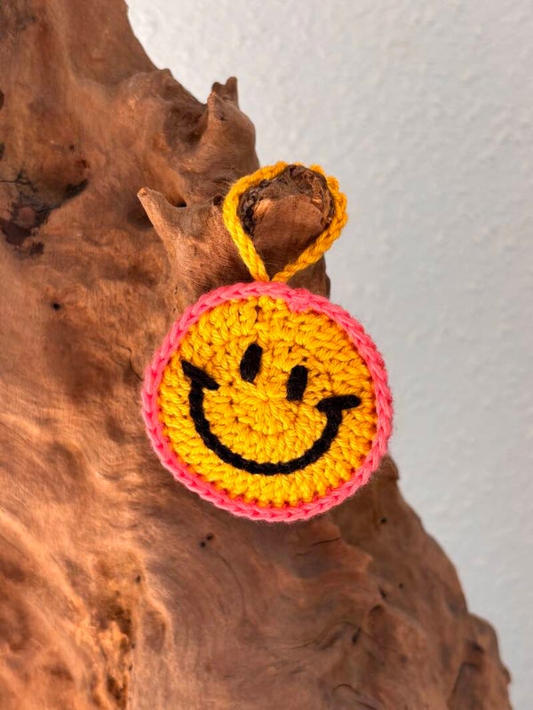 Smiley crochet hanger
