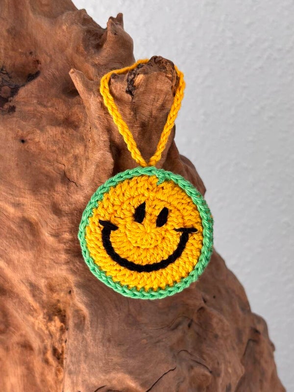 Smiley crochet hanger