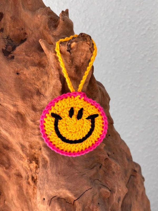Smiley crochet hanger