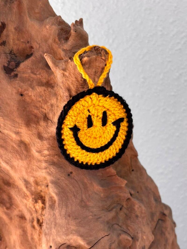 Smiley crochet hanger