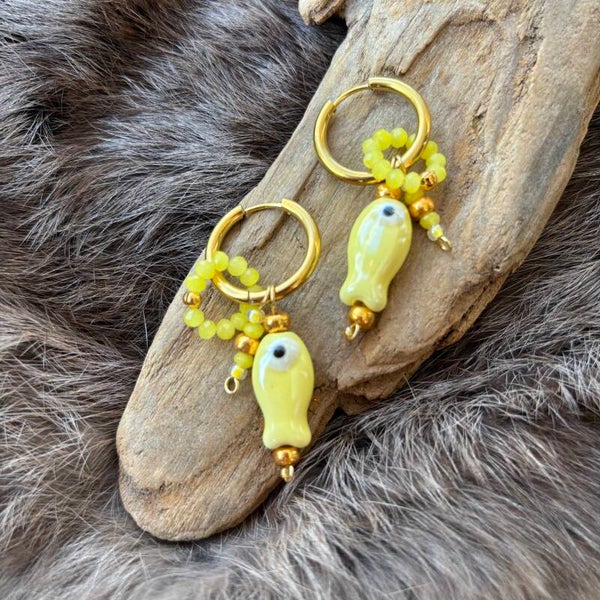 Oorbellen fish yellow