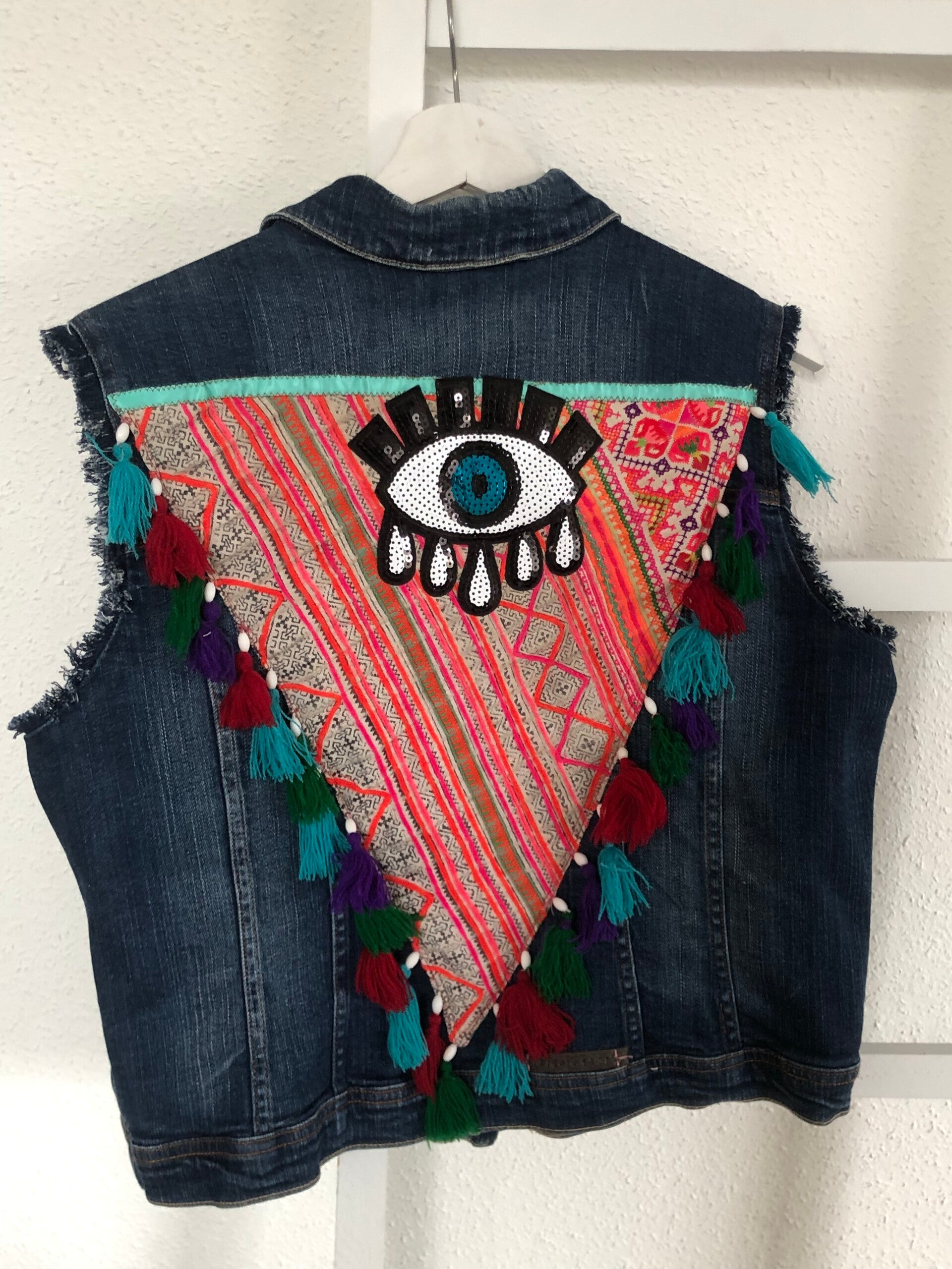 Up-cycled Jeans gilet Hmong EYE