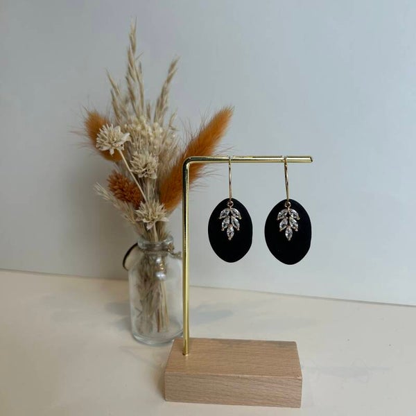 Hanger met blad in steentjes