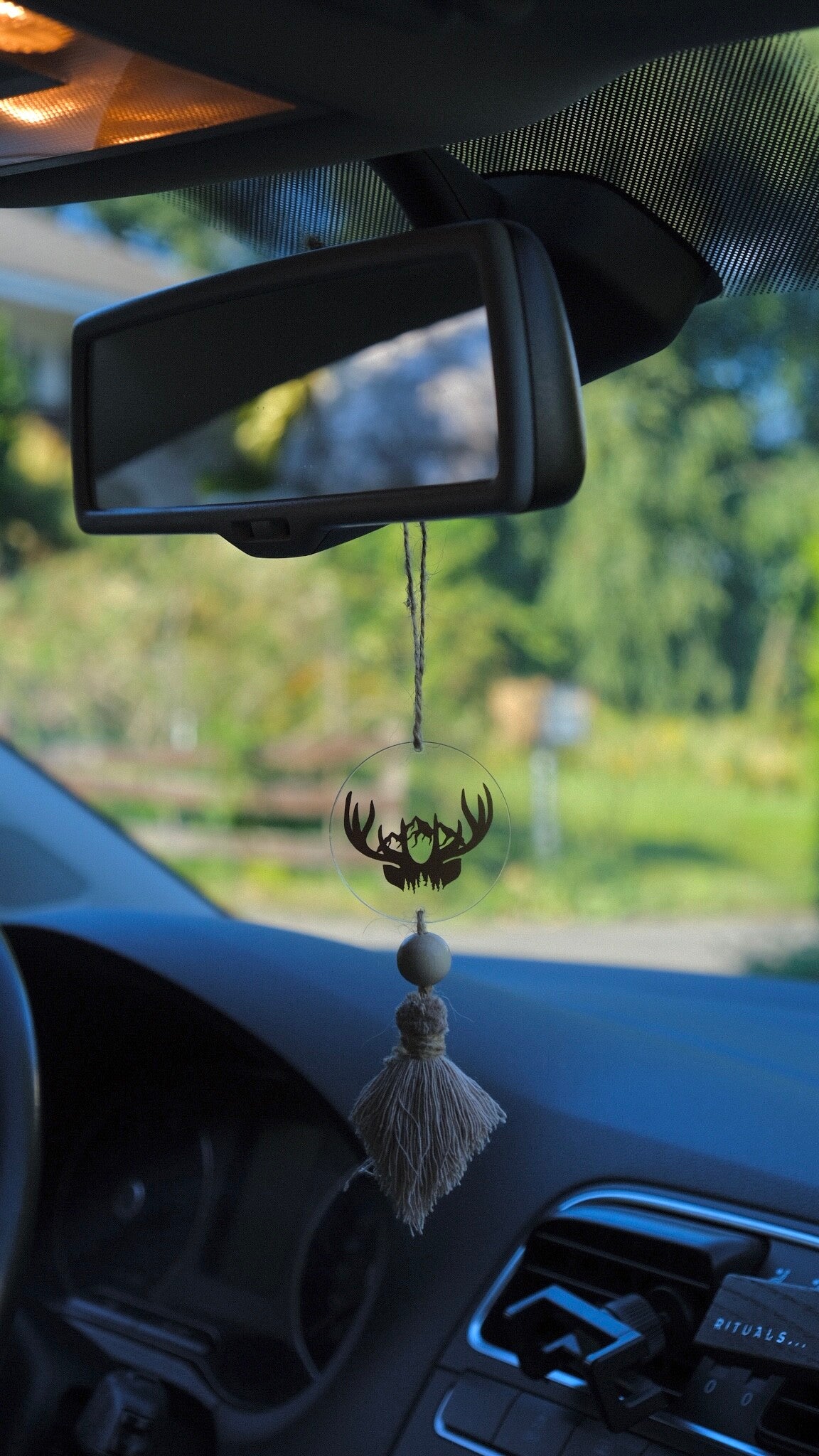 Autoanhänger ,,Hirsch mit Berge''
