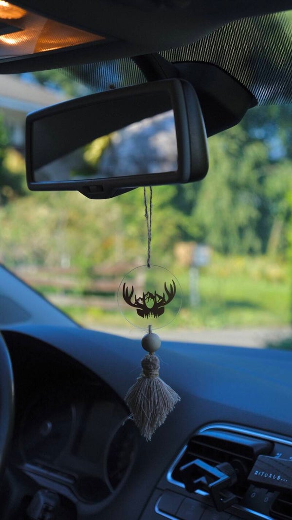 Autoanhänger ,,Hirsch mit Berge''
