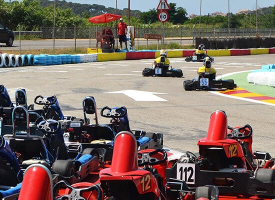 GO KARTING