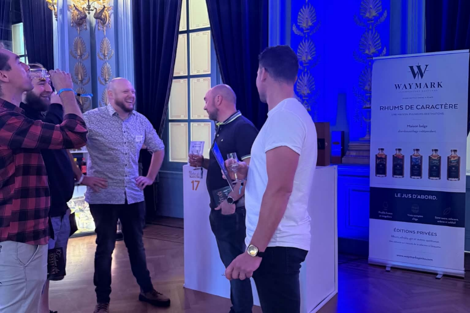 Échanges au stand WAYMARK lors du Salon du Rhum de Spa 2026.