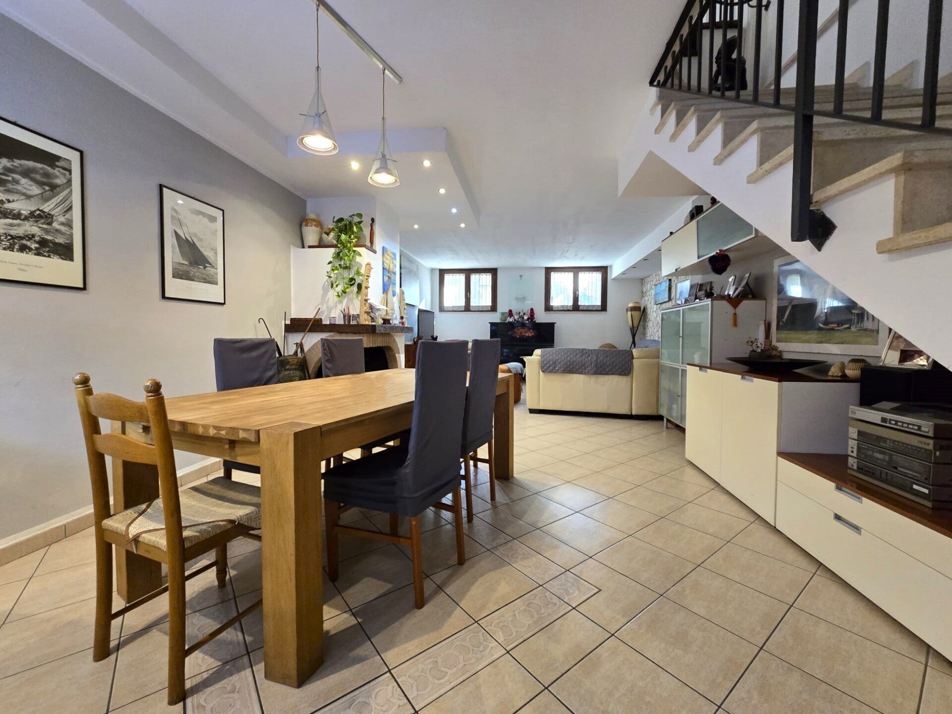 Villino a schiera con giardino e garage, zona Borgo Rivo