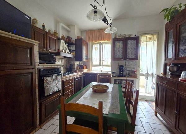 Accogliente quadrilocale con garage e cantina, zona Cesure