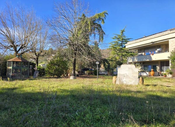 Porzione di bifamiliare incastonata nella splendida Valnerina
