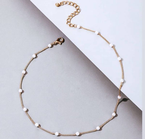 Delicate Pearl Choker
