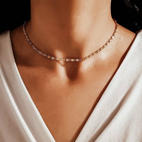 Dubai Frame Necklace