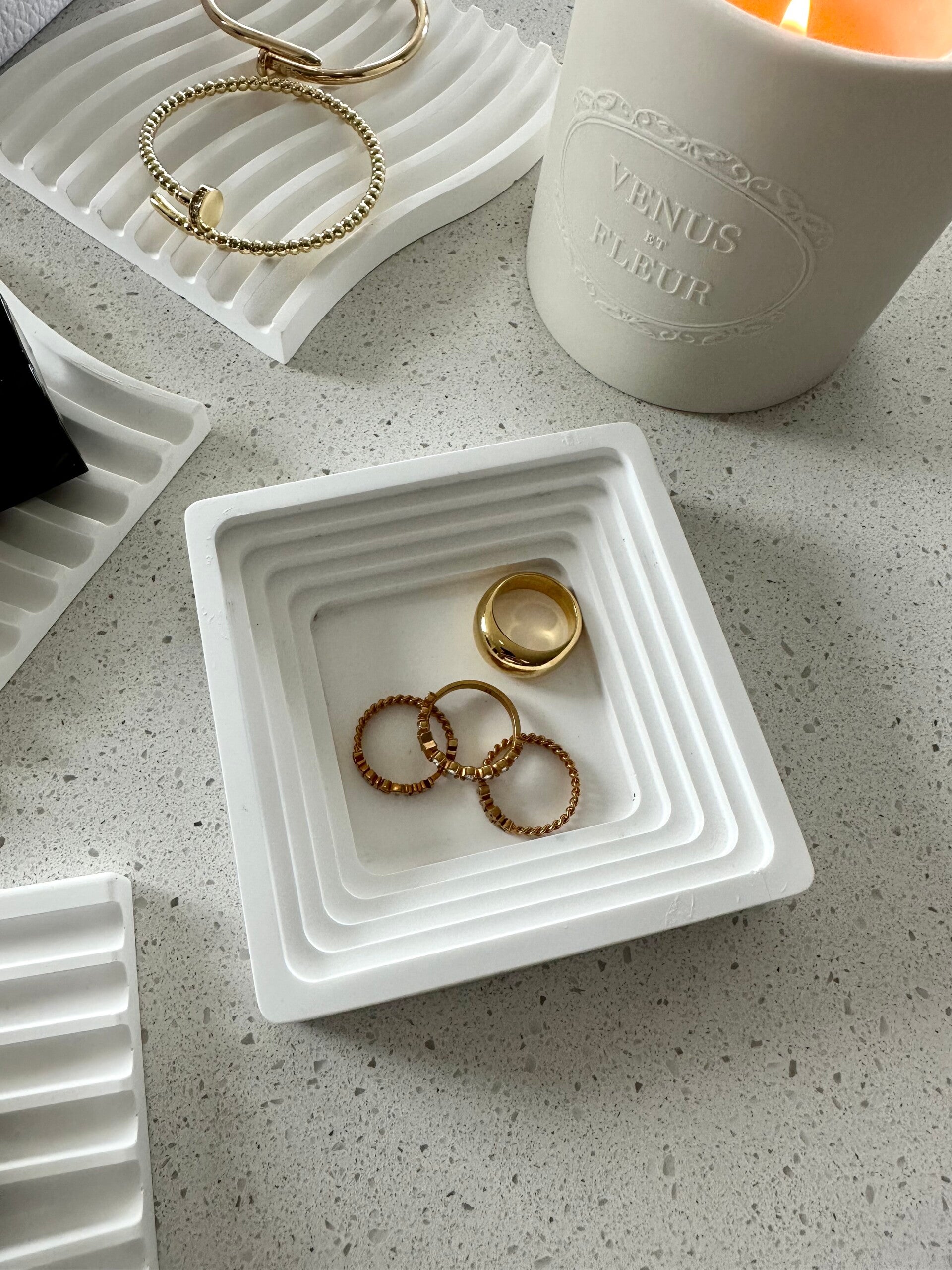 Square Pyramid Plate