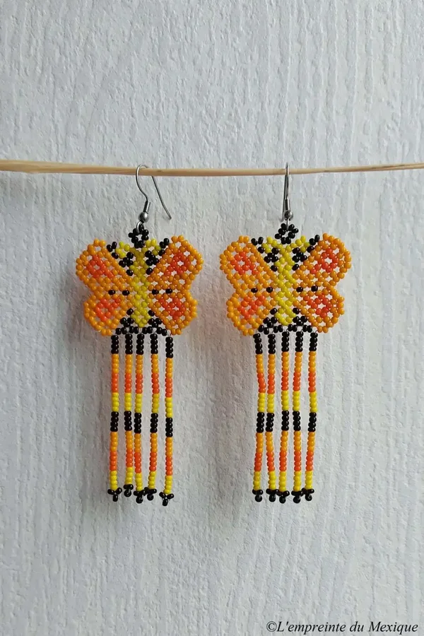 Boucles d’oreilles papillons jaunes en perles de chaquiras – Art Wixárika