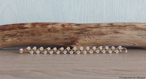 Bracelet fleurs de peyotl blanches et roses en perles de chaquiras - Art Wixárika