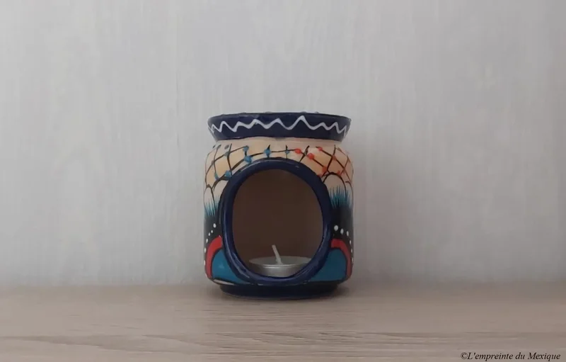 Encensoir en Talavera réalisé par les artisans de l'atelier Atahualpa Artesanias à Dolores Hidalgo, Guanajuato et Tonala, Jalisco (Mexique)