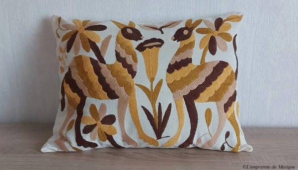 Housse de coussin biches tons naturels - Broderie de Tenango - Art Otomi