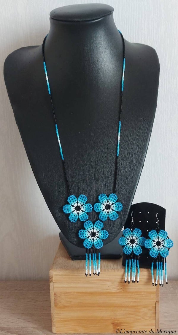 Parure fleurs de peyotl bleues en perles de chaquiras - Art Wixárika