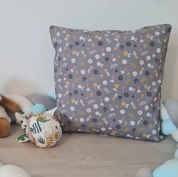 Housse _ Fleurs / fond gris _ 40x40