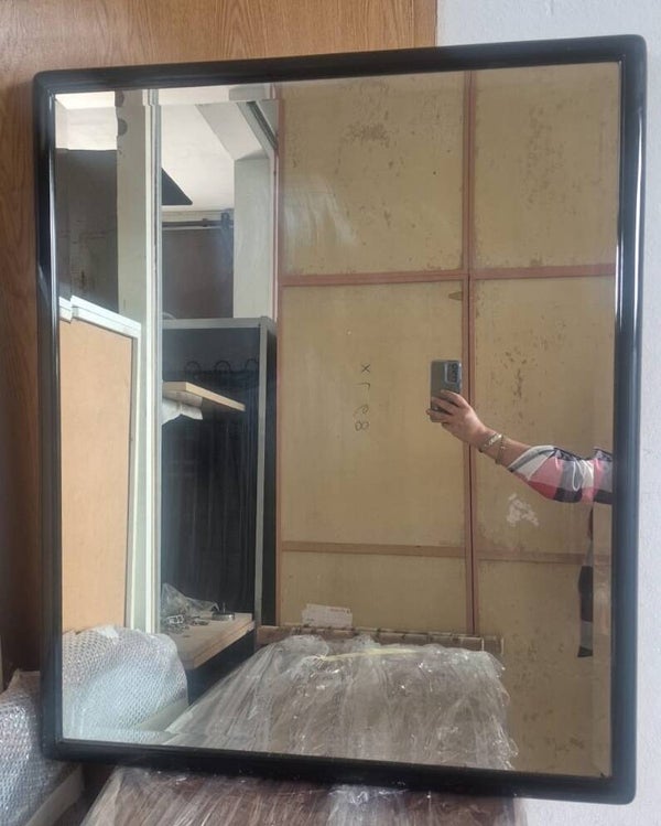 Specchio da parete rettangolare con cornice nera moderna