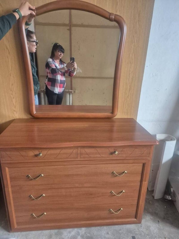 Comò con specchiera in legno classico – Cassettiera camera da letto