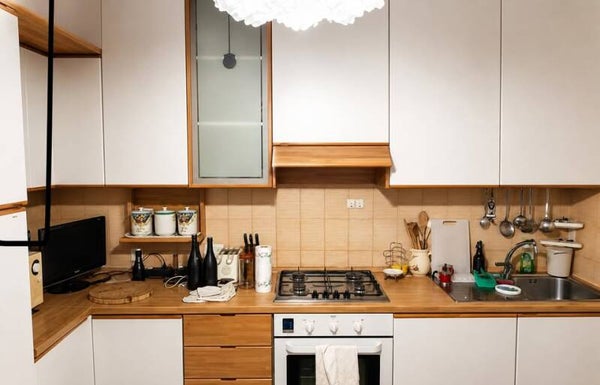 Cucina angolare mt. 3,40x2 (adattabile a lineare) completa di tutti gli elettrodomestici