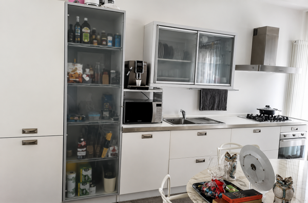 Cucina moderna lineare 4,20 mt. completa di piano cottura, forno Smeg, lavello Franke e cappa in acciaio