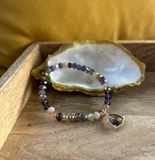 Facet armband met driehoek Crystal Bruin