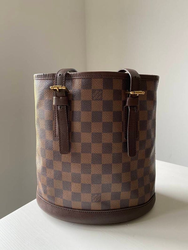 Louis Vuitton damier bucket bag