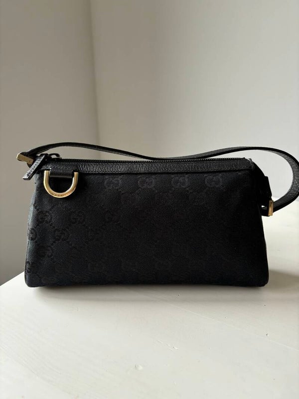 Gucci D ring pochette