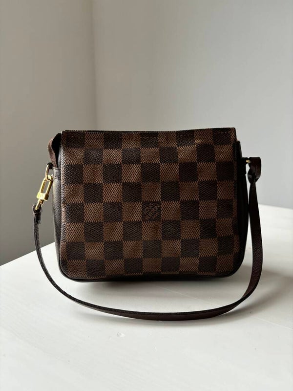 Louis Vuitton damier Trousse