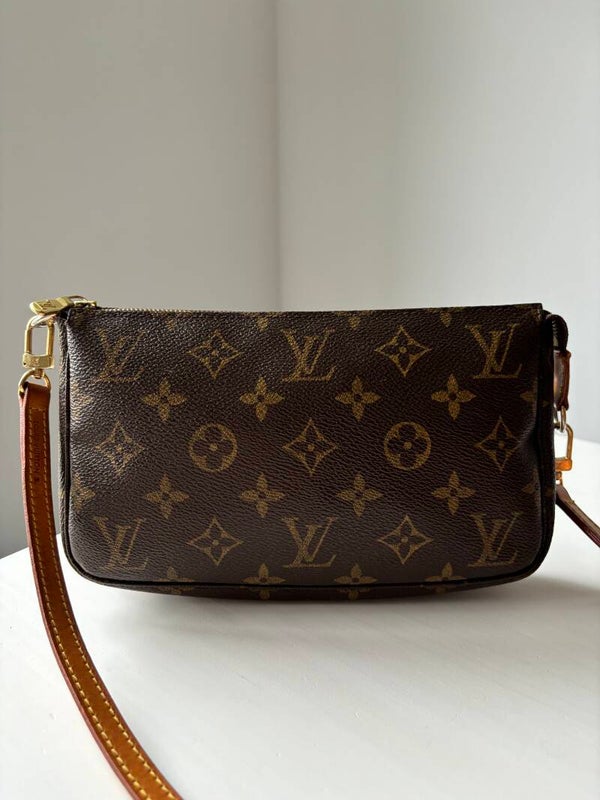 Louis Vuitton pochette accessoires