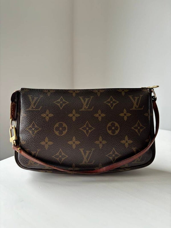 Louis Vuitton pochette accessoires