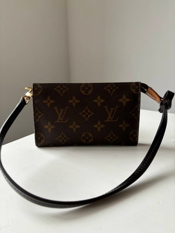 Louis Vuitton monogram pochette