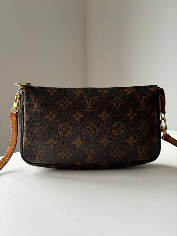 Louis Vuitton pochette accessoires