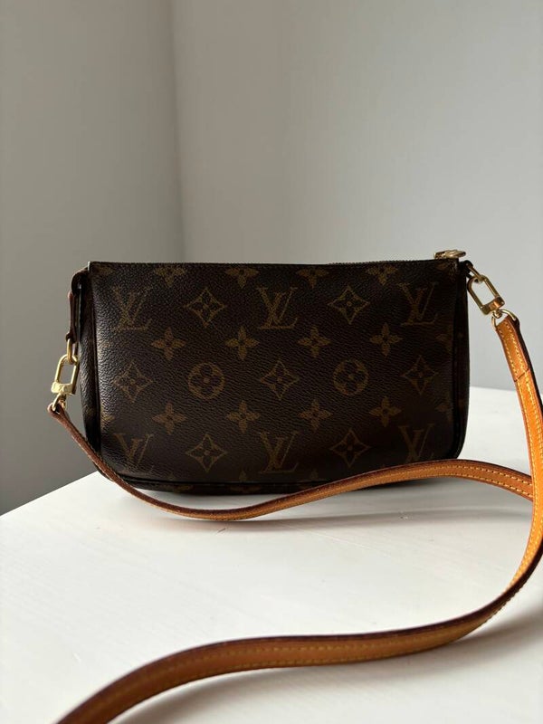 Louis Vuitton pochette accessoires