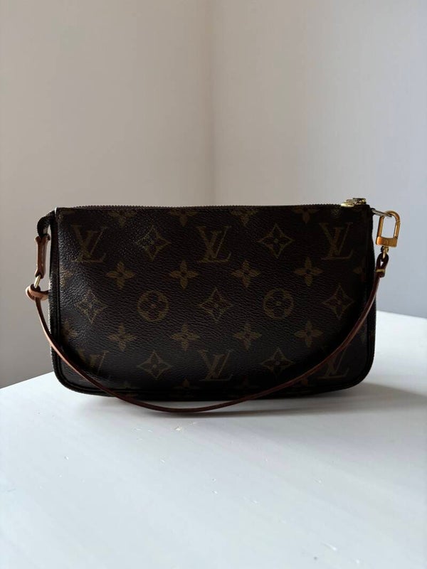 Louis Vuitton pochette accessoires