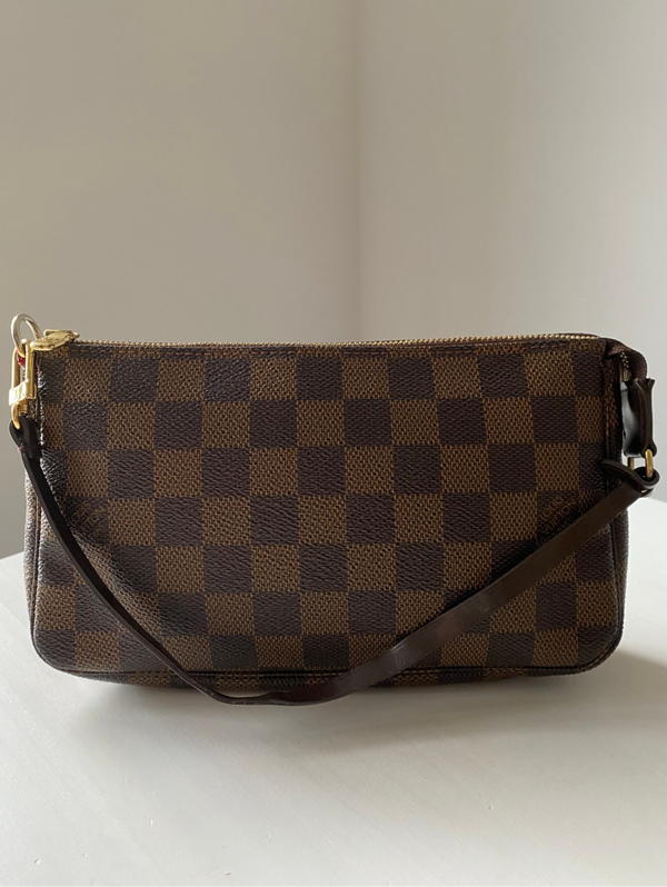 Louis Vuitton pochette accessoires