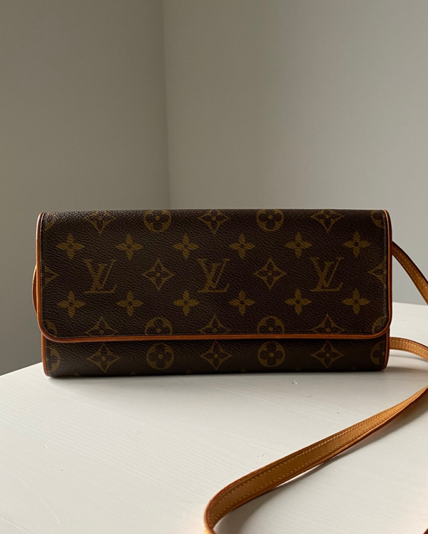 Louis Vuitton Twin pochette