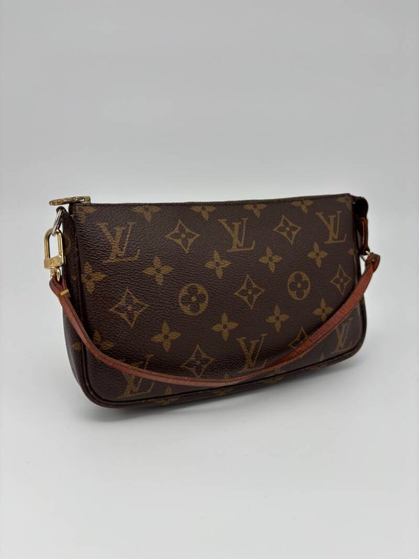 Louis Vuitton pochette accessoires