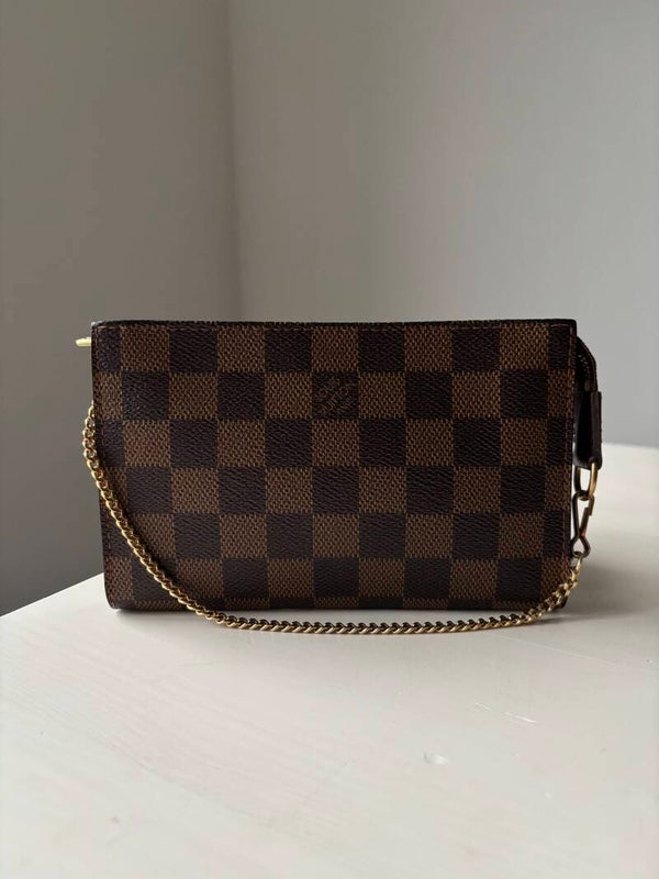 Louis Vuitton damier pochette