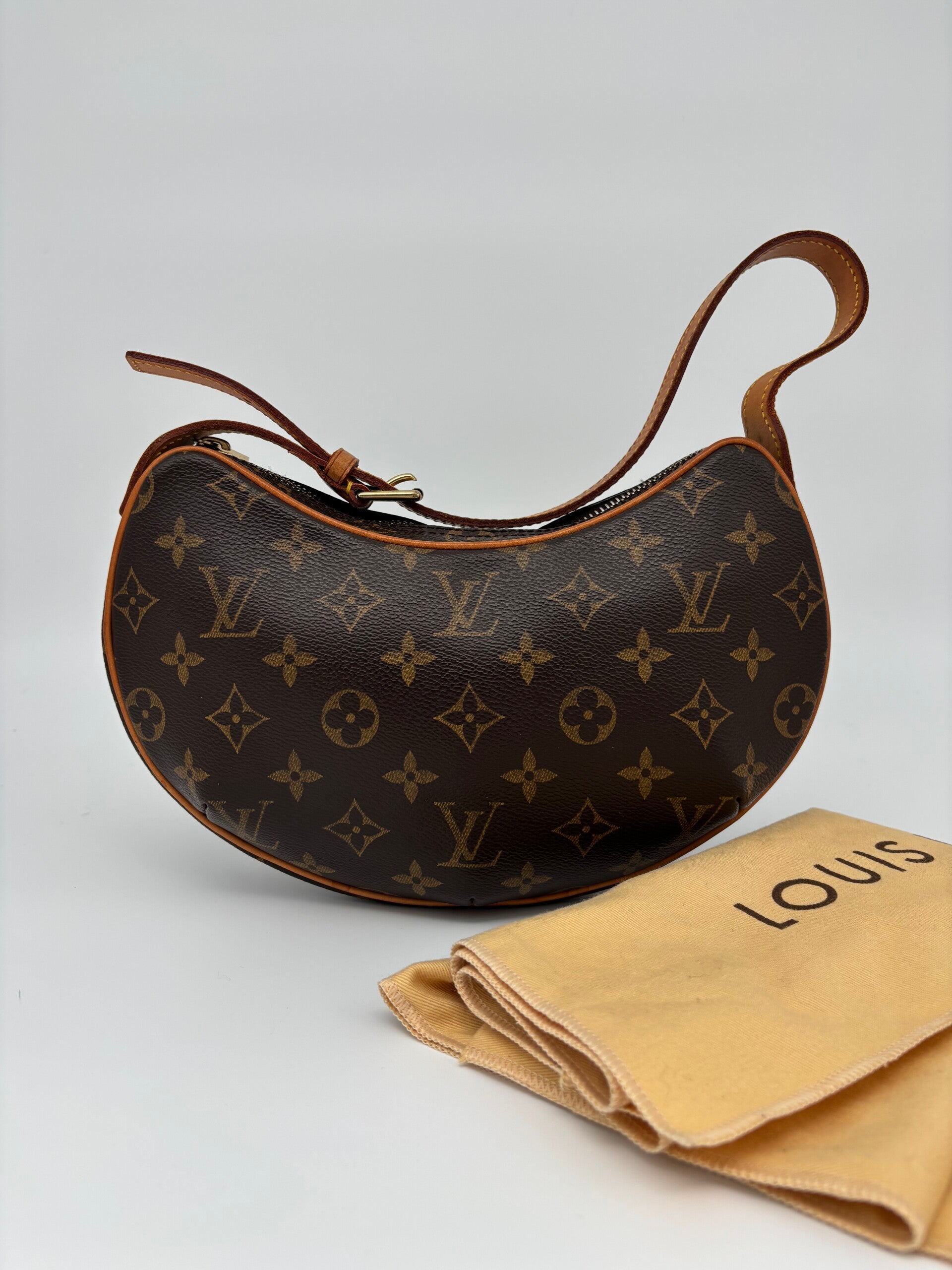 Louis Vuitton Croissant PM