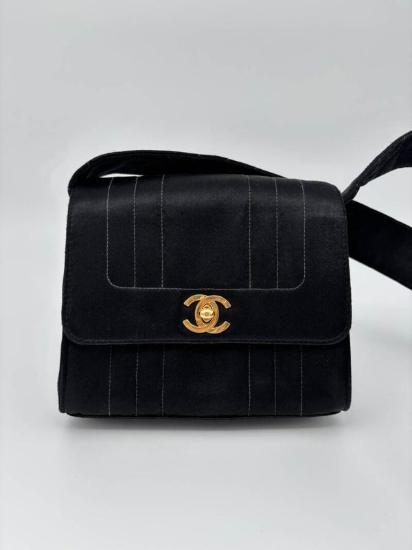 Chanel crossbody satijn