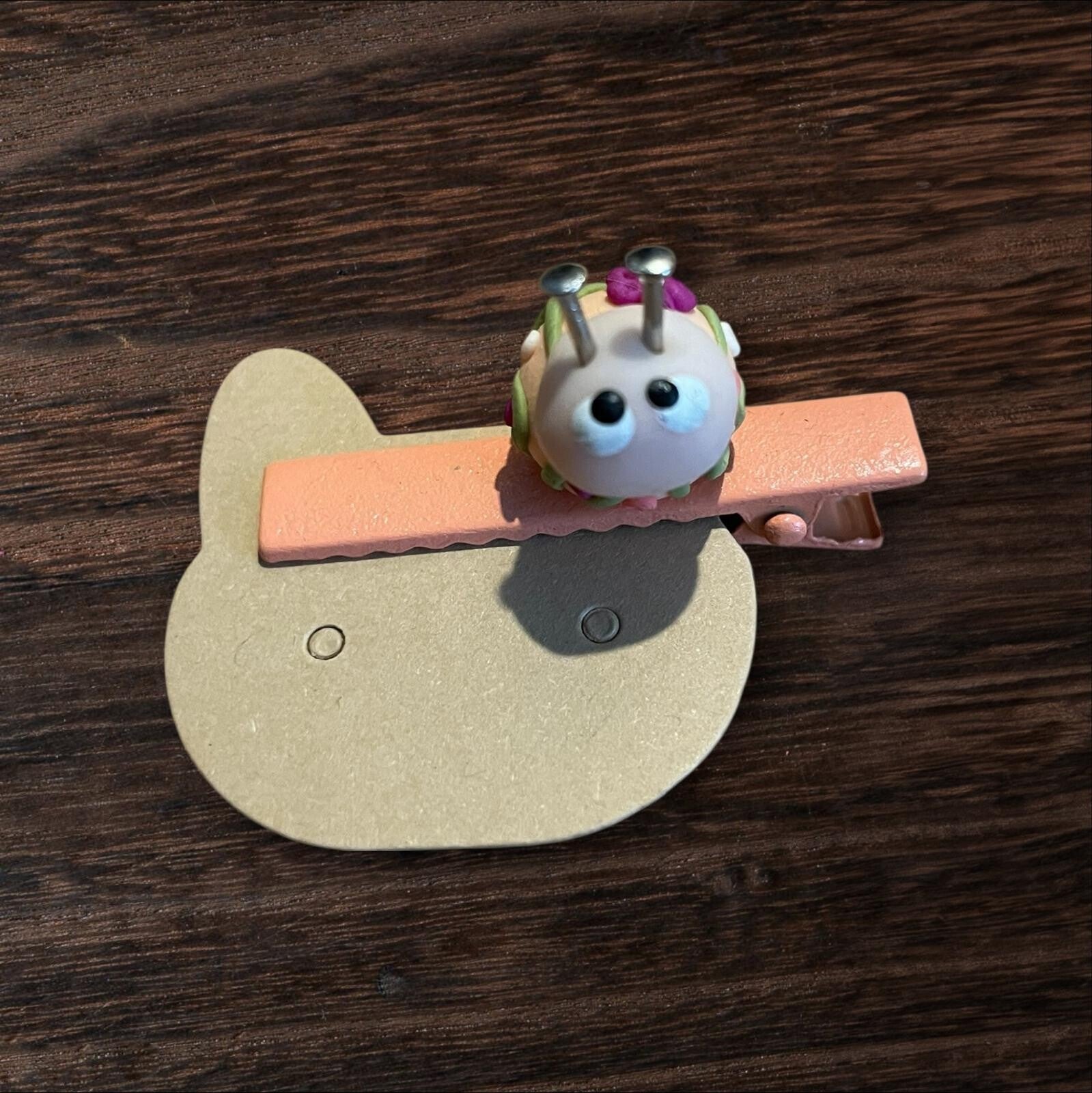 Haarspange mit Käfer mit Blumen