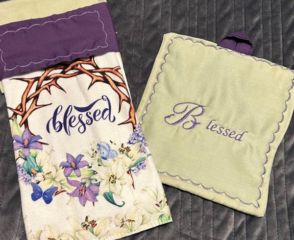 E5- Easter Tea Towel / potholder set