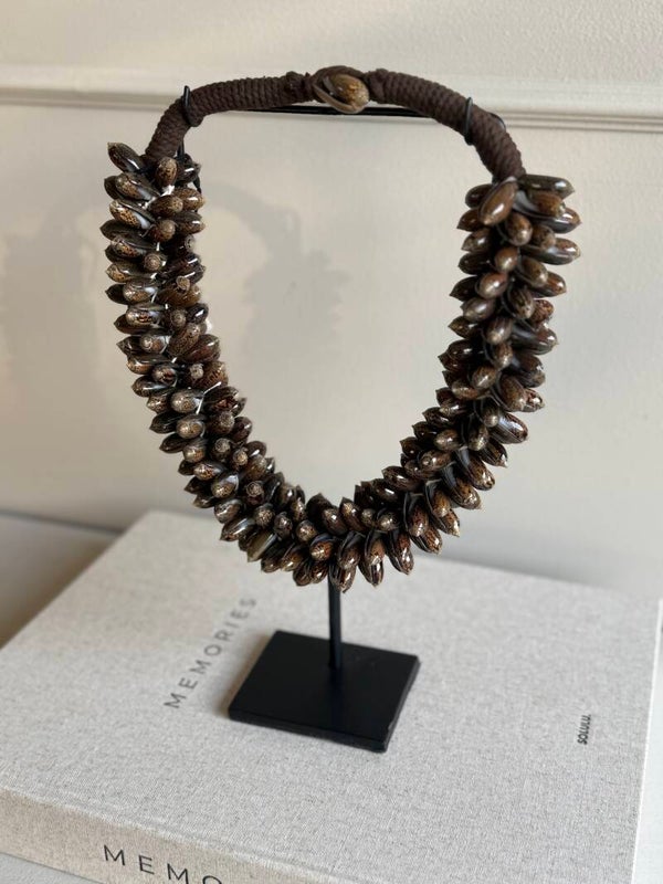 Schelpenketting Small Bruin