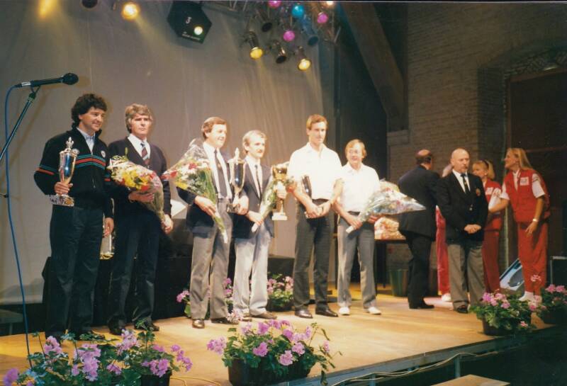 1987poduim-standard.jpg