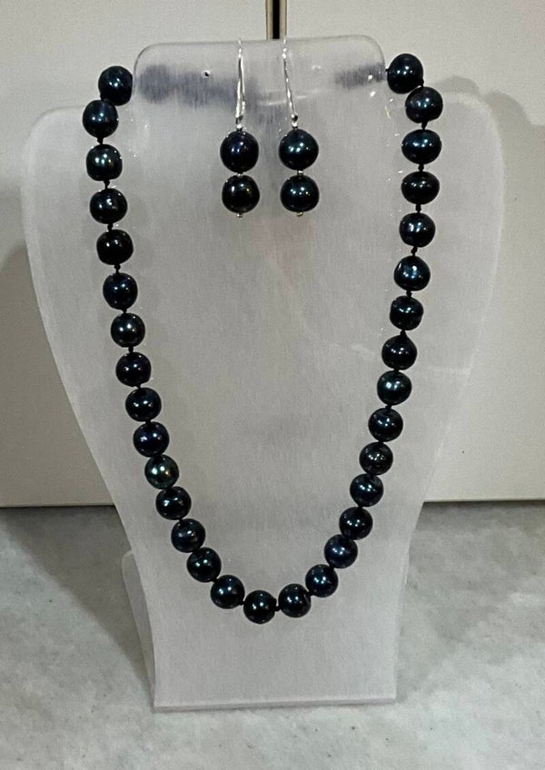 Freshwater Round Black Pearl Necklace