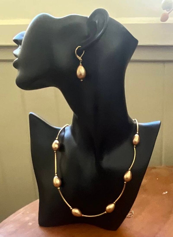 Oval Shell Pearl Link Necklace: Gold
