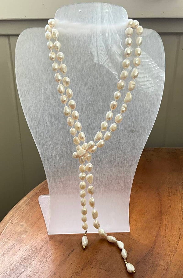 Freshwater Pearl Necklace: White baroque